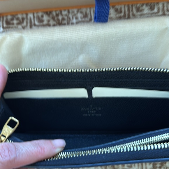 Louis Vuitton Black Clemente Empreinte Leather Wallet - Authentic - Picture 8 of 12